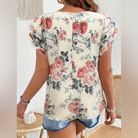 2X Plus Size Floral Print Blouse Casual Cut Out Ruffle Sleeve Blouse For… - Picture 3 of 4